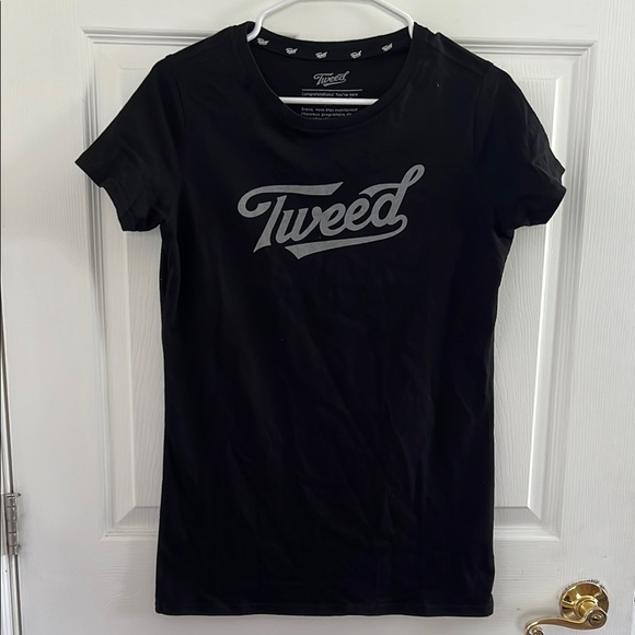 Tweeds Tops - Tweeds Black Fitted Short Sleeve Tee
